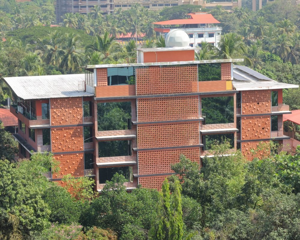 ELC Campus 3.JPG (1)